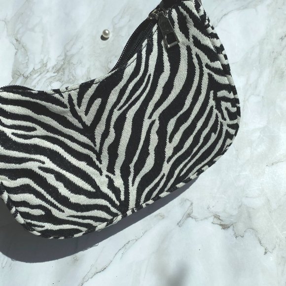 Hc Boutique Women's Black & White Zebra Striped Shoulder Bag - Picture 5 of 5